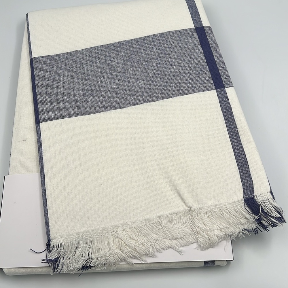 NEW Sur la Table Table Runner - Picture 2 of 4